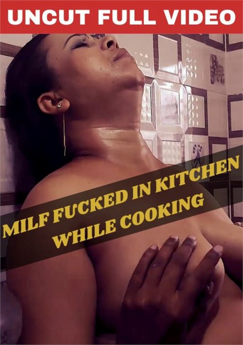 [18+] Milf Fucked In Kitchen While Cooking
